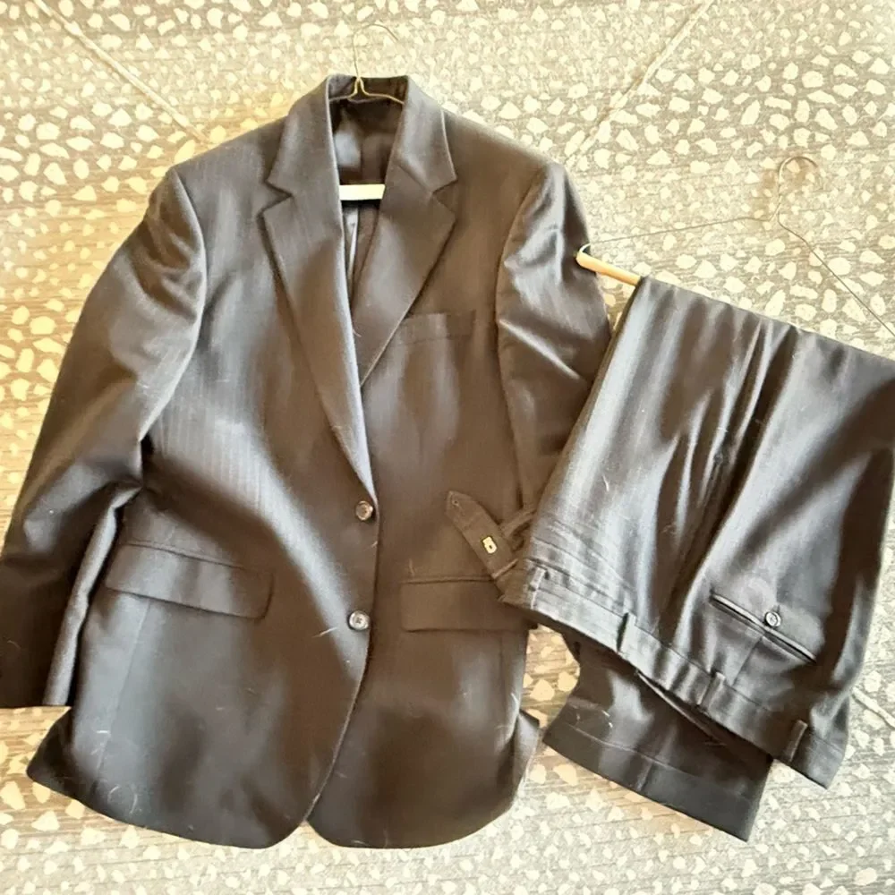 Brooks Brother 346 Men's Black Pinstripped Suit Blazer and Pants